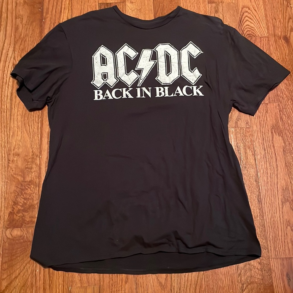 ❤️3/$25❤️ NWOT Men’s X-Large AC/DC tee